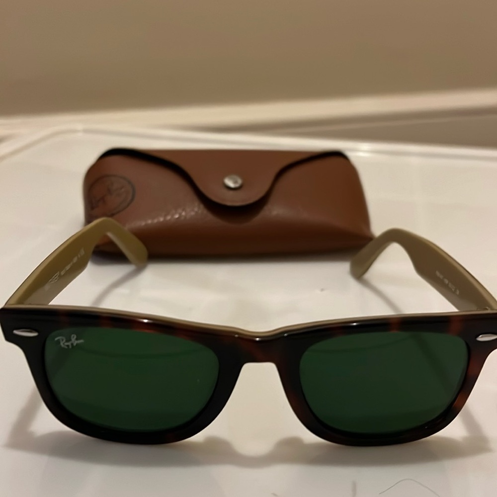 Ray-Ban Wayfarer Sunglasses